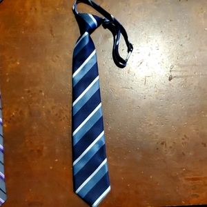 NWT kids tie